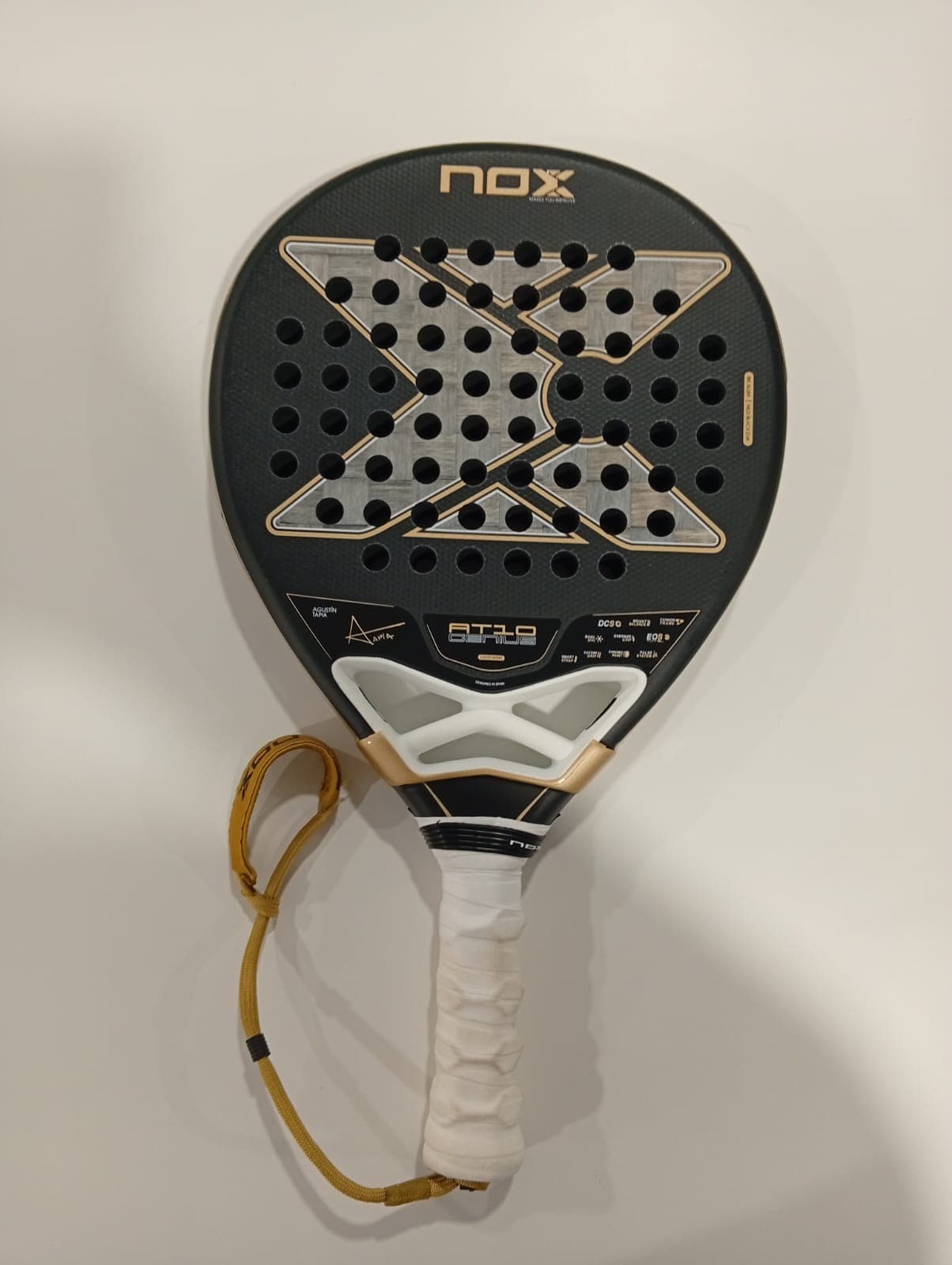 Raquette de padel NOX AT10 Luxury Genius 18K Alum 2026 by Agustín Tapia