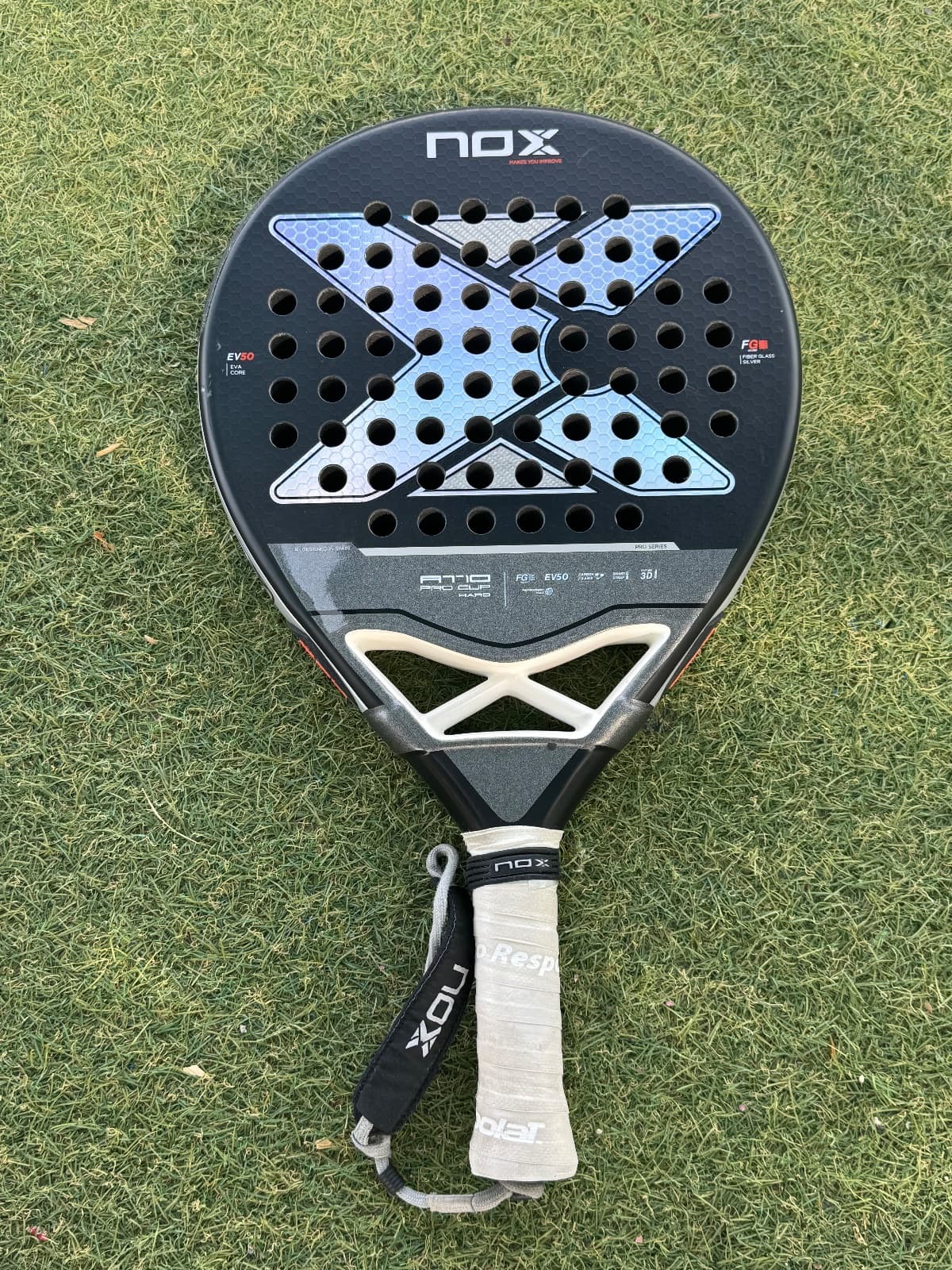 A vendre raquette de padel nox AT10 Pro Cup Hard by Agustin Tapia 2025